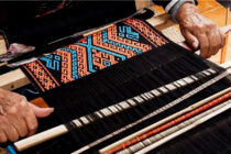 80岁的她穿着19岁的嫁衣